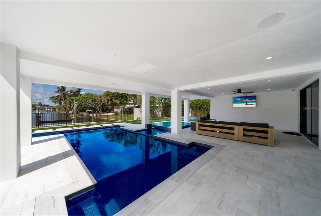For Sale: $8,995,000 (5 beds, 5 baths, 3700 Square Feet)