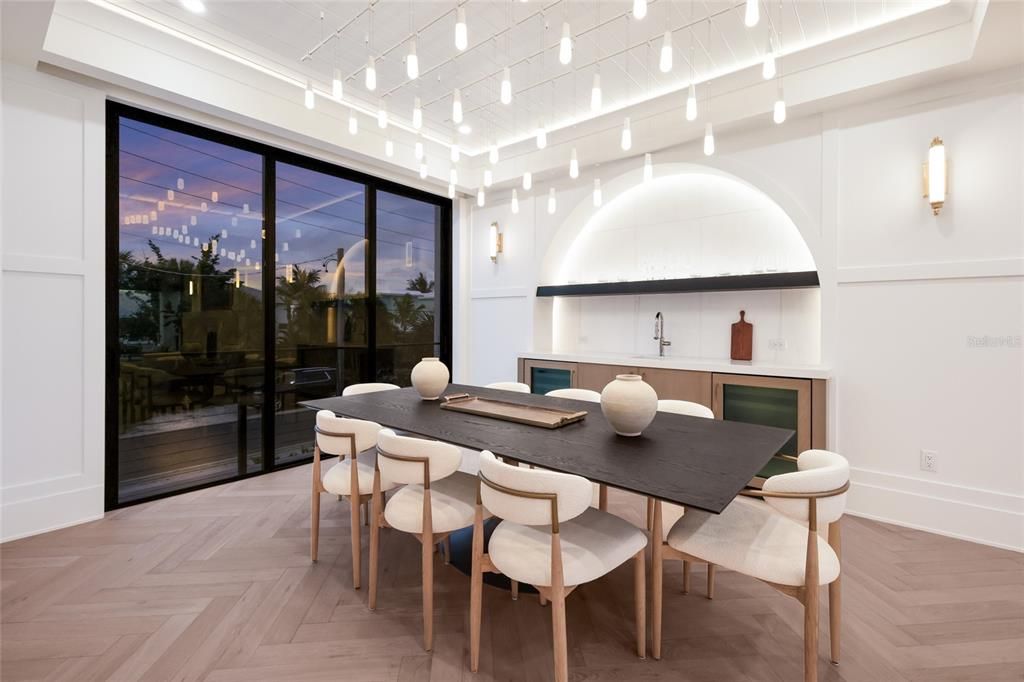 For Sale: $8,995,000 (5 beds, 5 baths, 3700 Square Feet)