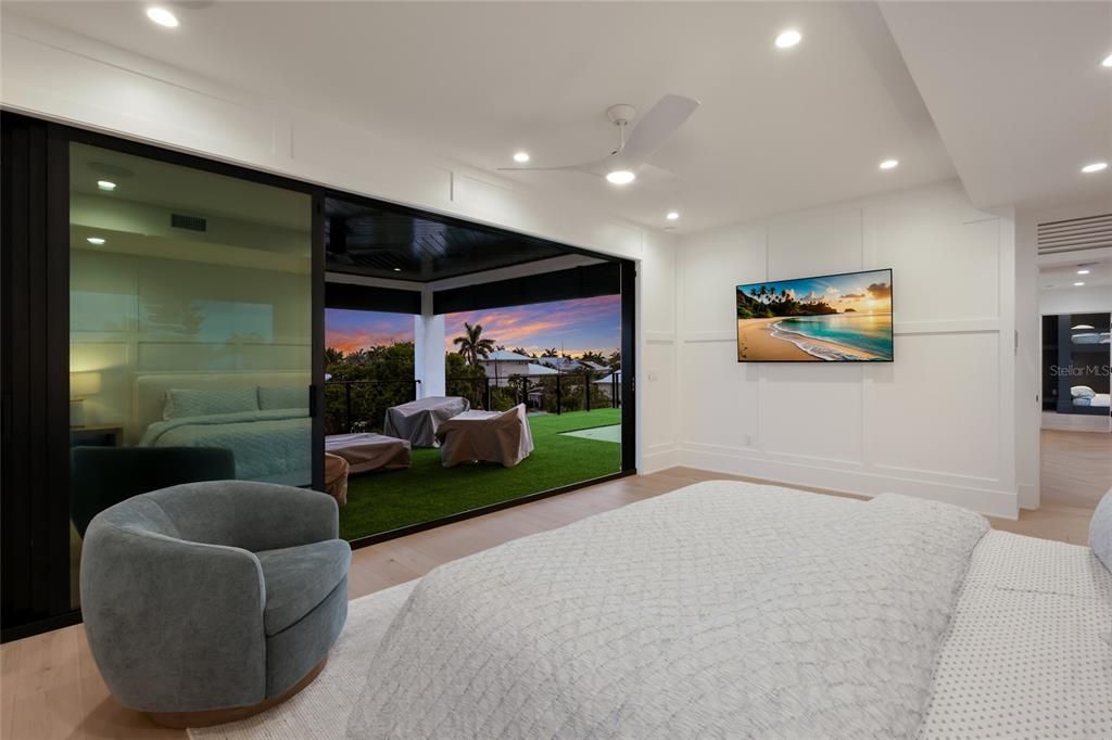 For Sale: $8,995,000 (5 beds, 5 baths, 3700 Square Feet)