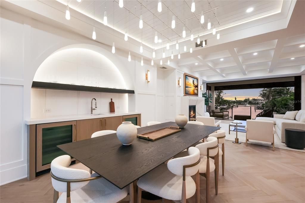 For Sale: $8,995,000 (5 beds, 5 baths, 3700 Square Feet)