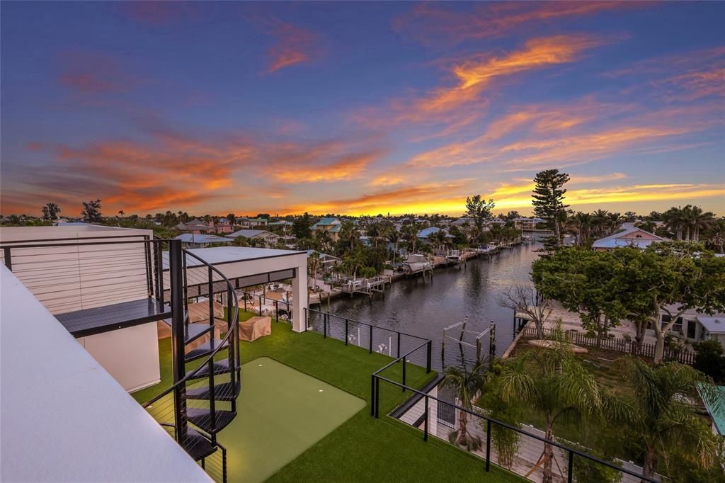 For Sale: $8,995,000 (5 beds, 5 baths, 3700 Square Feet)