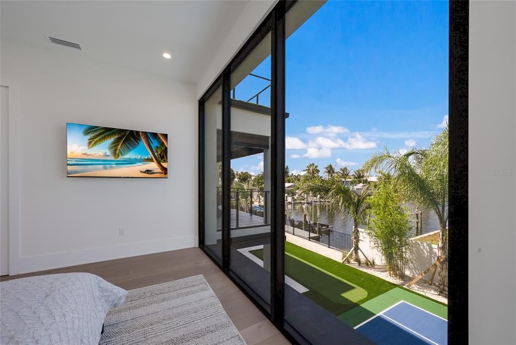 For Sale: $8,995,000 (5 beds, 5 baths, 3700 Square Feet)