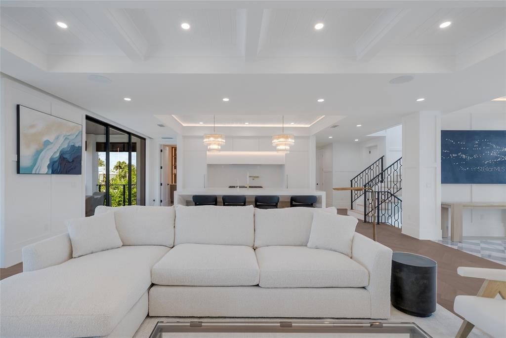 For Sale: $8,995,000 (5 beds, 5 baths, 3700 Square Feet)