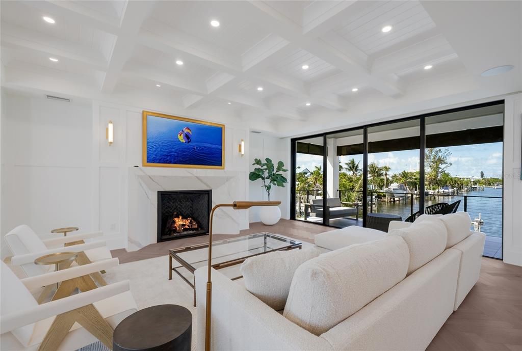 For Sale: $8,995,000 (5 beds, 5 baths, 3700 Square Feet)