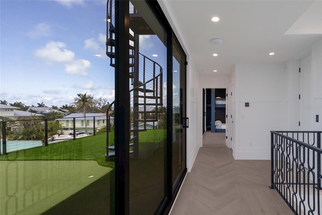 For Sale: $8,995,000 (5 beds, 5 baths, 3700 Square Feet)