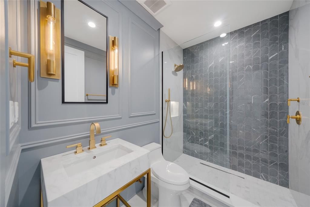 For Sale: $8,995,000 (5 beds, 5 baths, 3700 Square Feet)