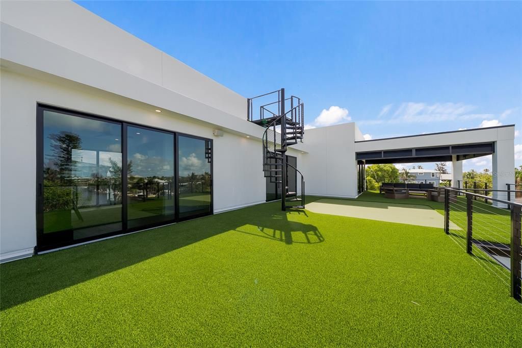 For Sale: $8,995,000 (5 beds, 5 baths, 3700 Square Feet)