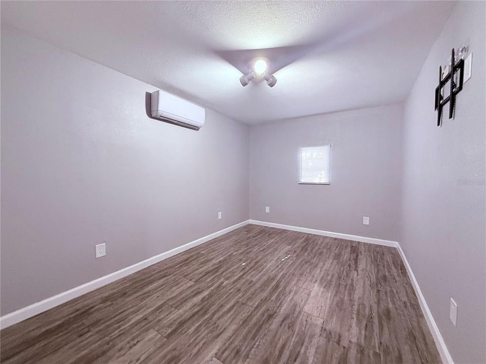 В аренду: $1,700 (2 спален, 1 ванн, 400 Квадратных фут)