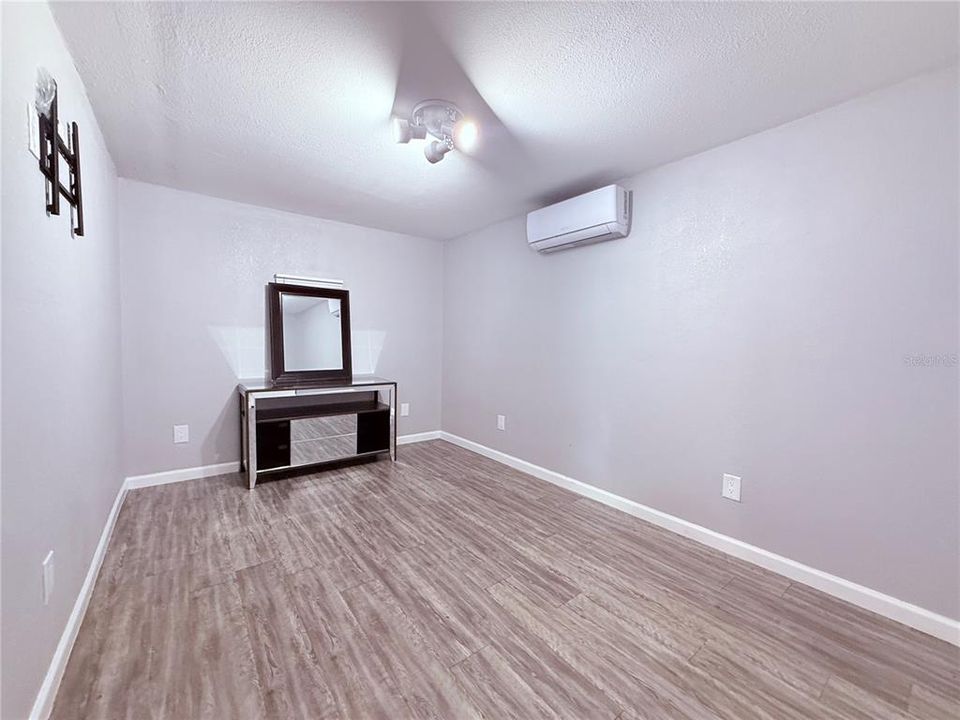В аренду: $1,700 (2 спален, 1 ванн, 400 Квадратных фут)