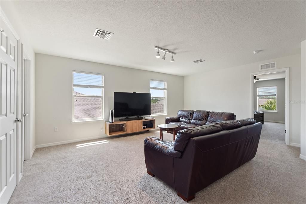 For Rent: $4,500 (4 beds, 2 baths, 3297 Square Feet)