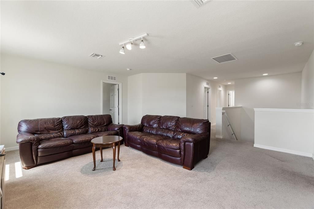 For Rent: $4,500 (4 beds, 2 baths, 3297 Square Feet)