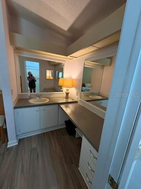 For Rent: $3,000 (2 beds, 2 baths, 1346 Square Feet)