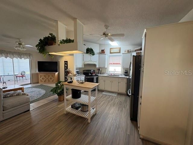 For Rent: $3,000 (2 beds, 2 baths, 1346 Square Feet)