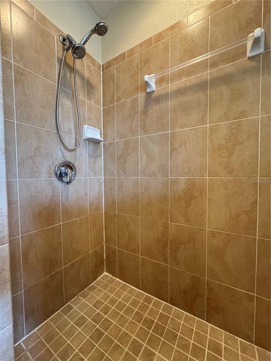For Rent: $1,900 (3 beds, 2 baths, 1725 Square Feet)