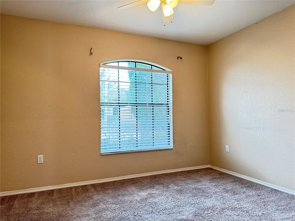 For Rent: $1,900 (3 beds, 2 baths, 1725 Square Feet)