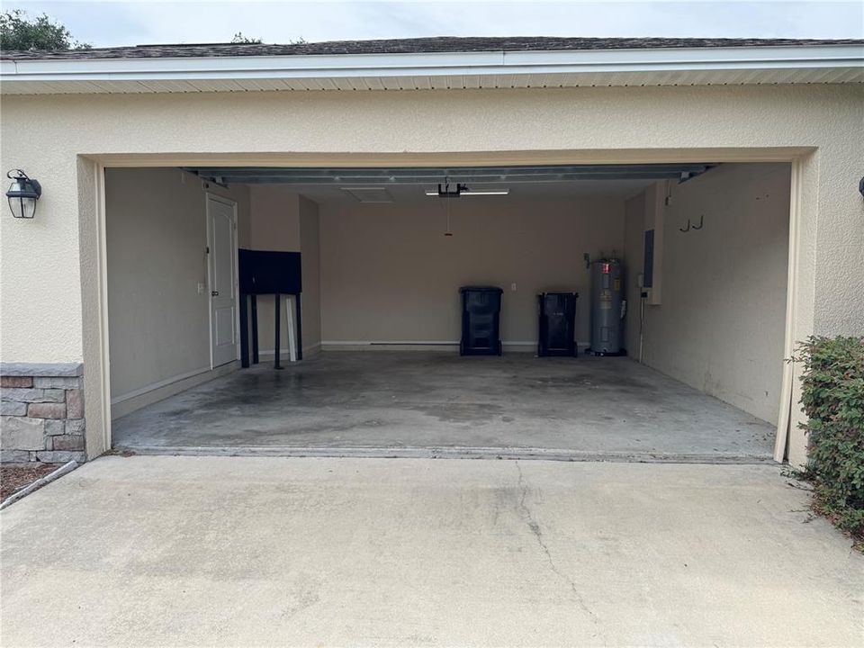 For Rent: $1,900 (3 beds, 2 baths, 1725 Square Feet)