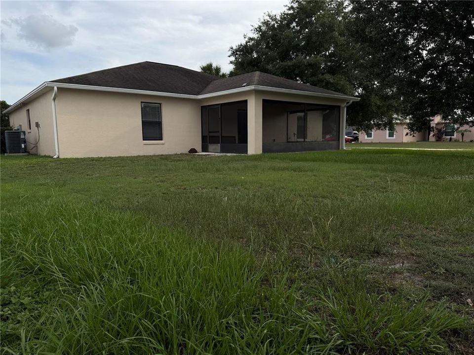 For Rent: $1,900 (3 beds, 2 baths, 1725 Square Feet)