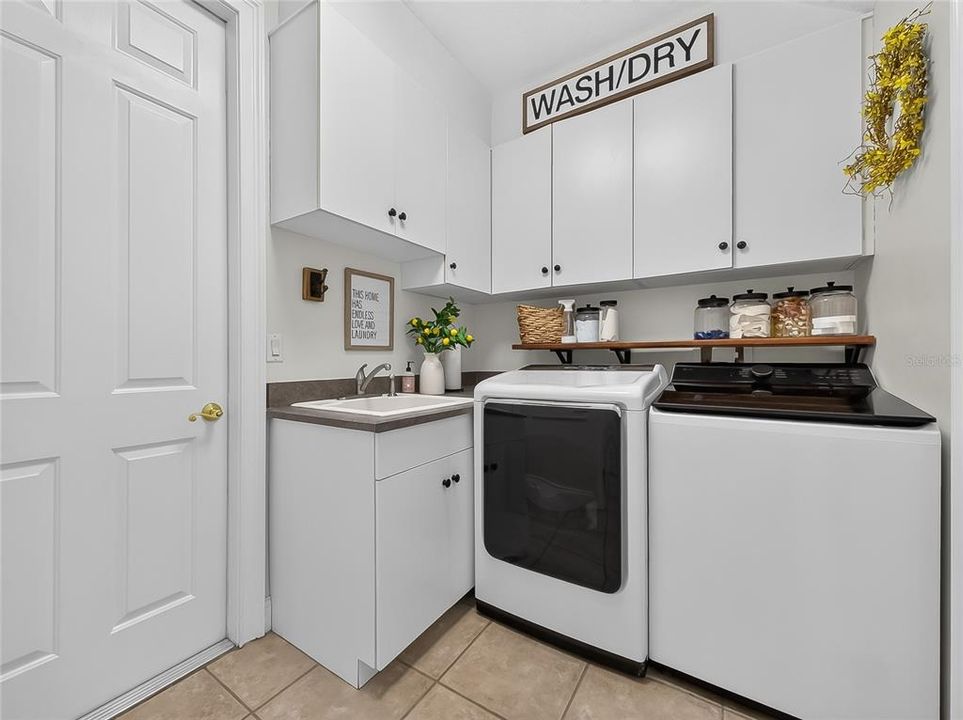 For Sale: $915,000 (4 beds, 3 baths, 3365 Square Feet)
