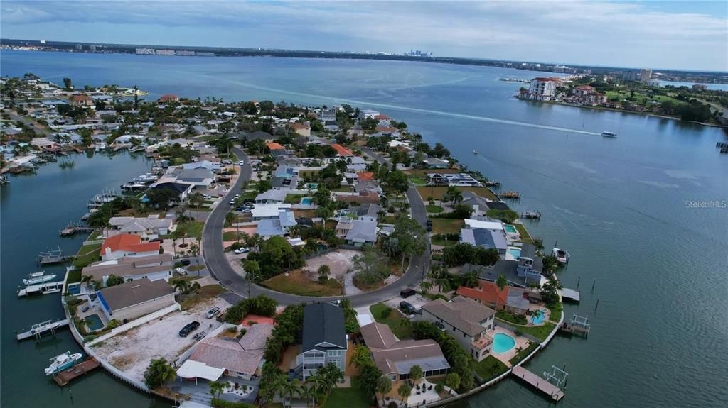 На продажу: $465,000 (0.22 acres)