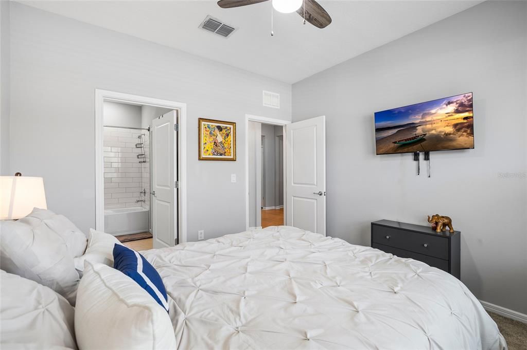 For Sale: $635,000 (5 beds, 4 baths, 3443 Square Feet)
