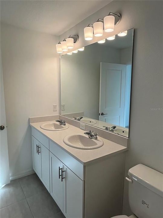 For Rent: $1,975 (3 beds, 2 baths, 1412 Square Feet)
