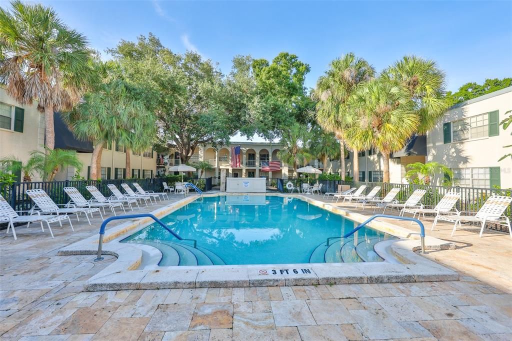 For Sale: $199,900 (2 beds, 1 baths, 1000 Square Feet)