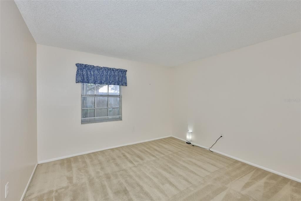 For Sale: $199,900 (2 beds, 1 baths, 1000 Square Feet)