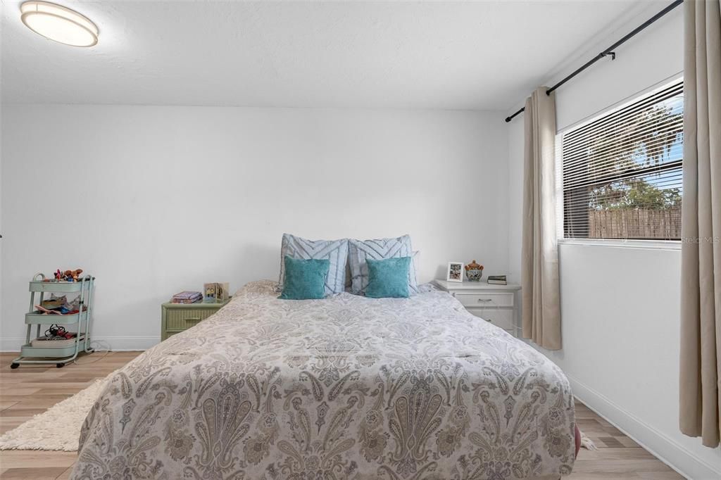 For Sale: $315,000 (3 beds, 2 baths, 1228 Square Feet)