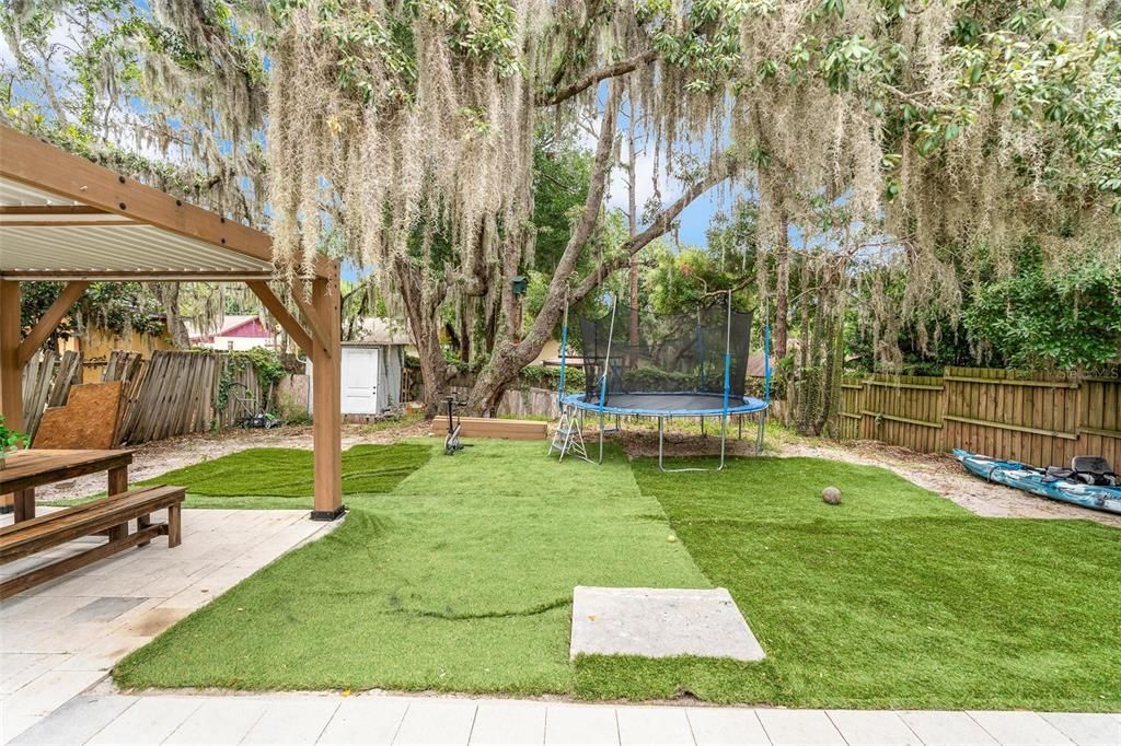 For Sale: $315,000 (3 beds, 2 baths, 1228 Square Feet)