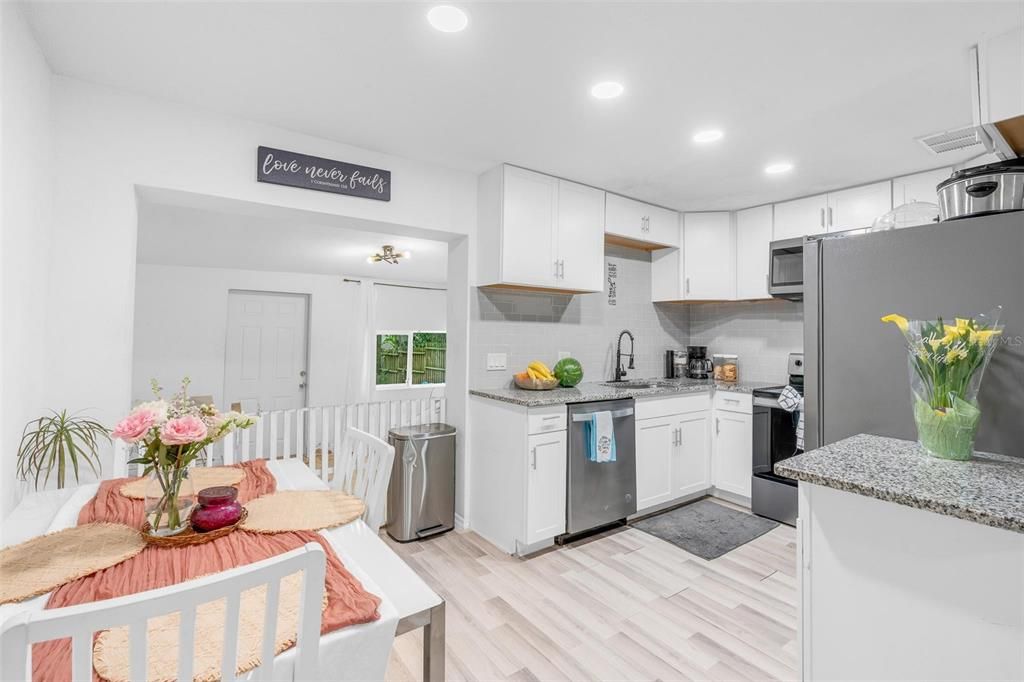 For Sale: $315,000 (3 beds, 2 baths, 1228 Square Feet)