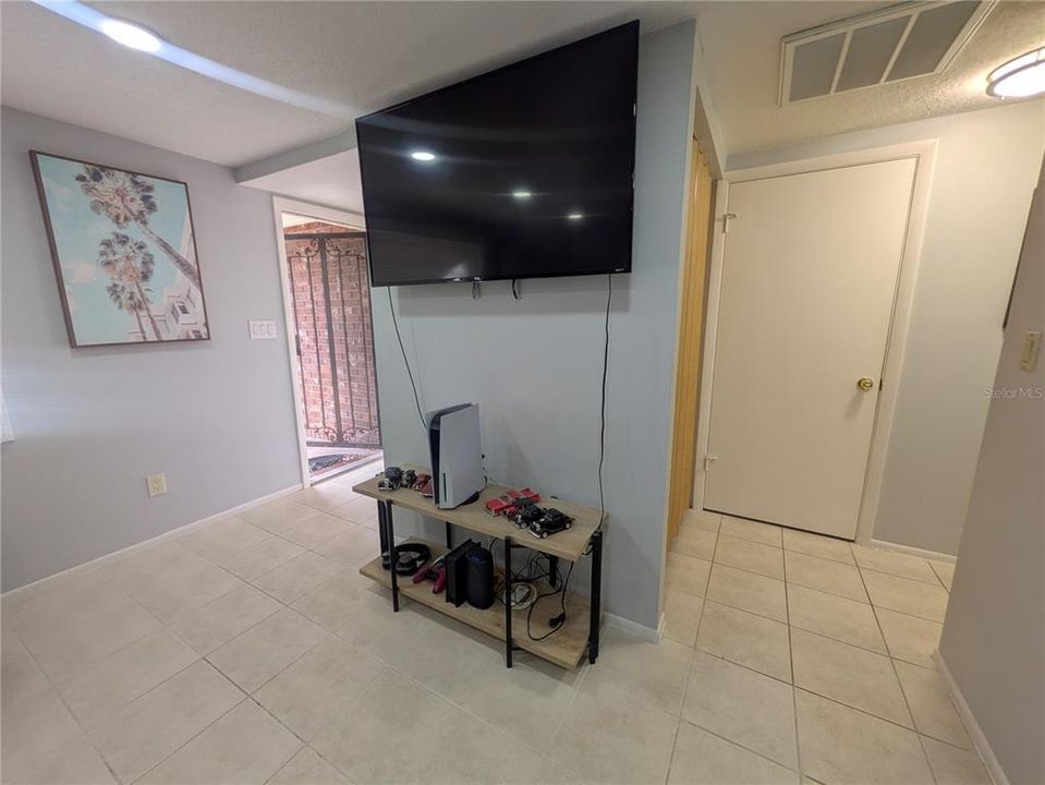 En Venta: $264,999 (2 camas, 2 baños, 1068 Pies cuadrados)