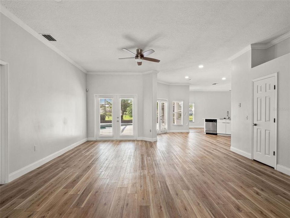 For Sale: $559,999 (4 beds, 2 baths, 2312 Square Feet)