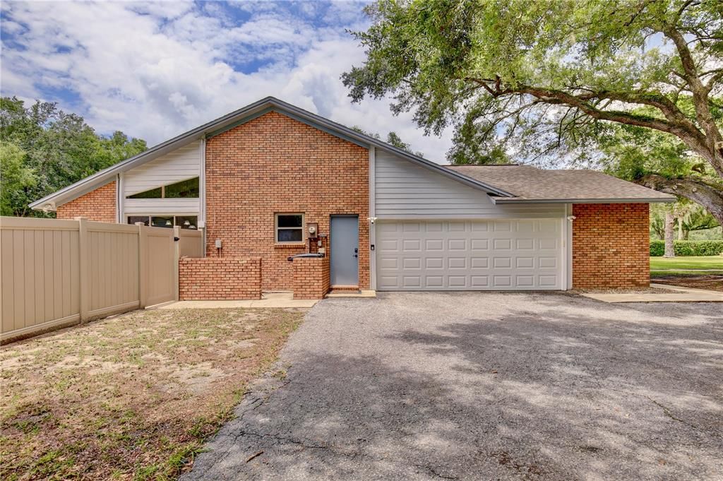 For Sale: $699,000 (3 beds, 3 baths, 2368 Square Feet)