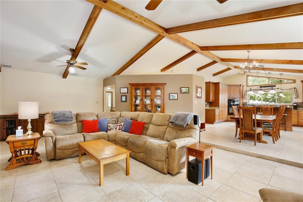 For Sale: $699,000 (3 beds, 3 baths, 2368 Square Feet)