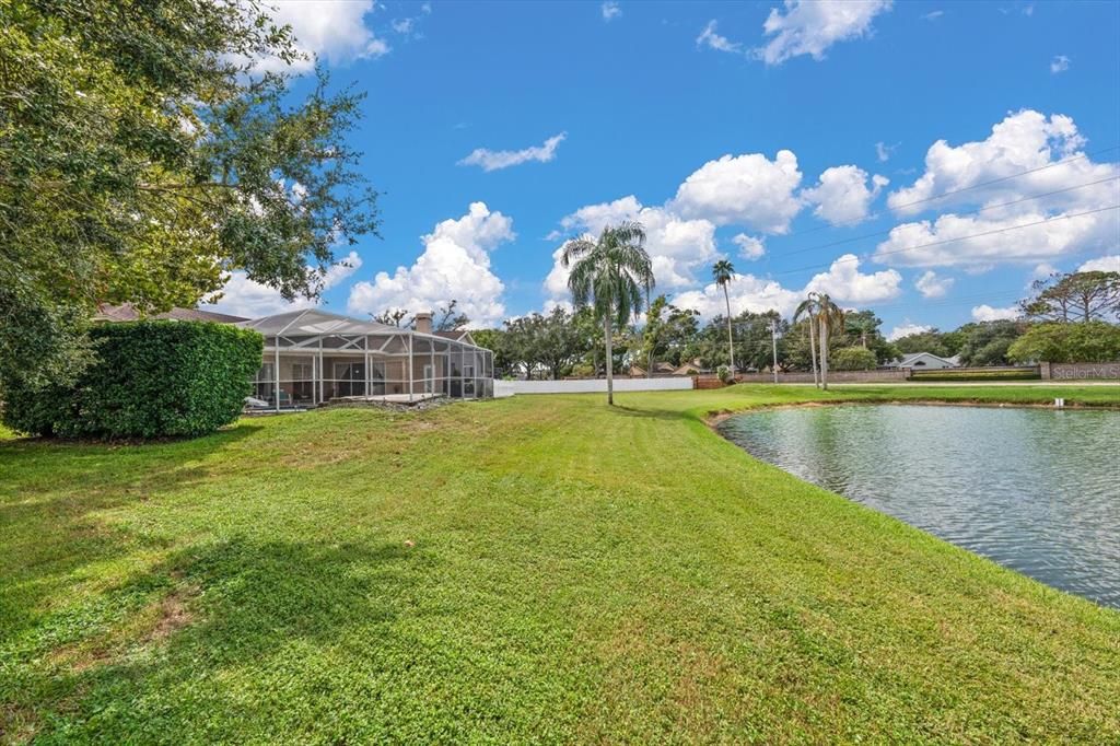 Activo con contrato: $549,000 (4 camas, 3 baños, 2431 Pies cuadrados)