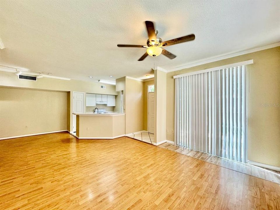 В аренду: $1,700 (2 спален, 2 ванн, 1140 Квадратных фут)