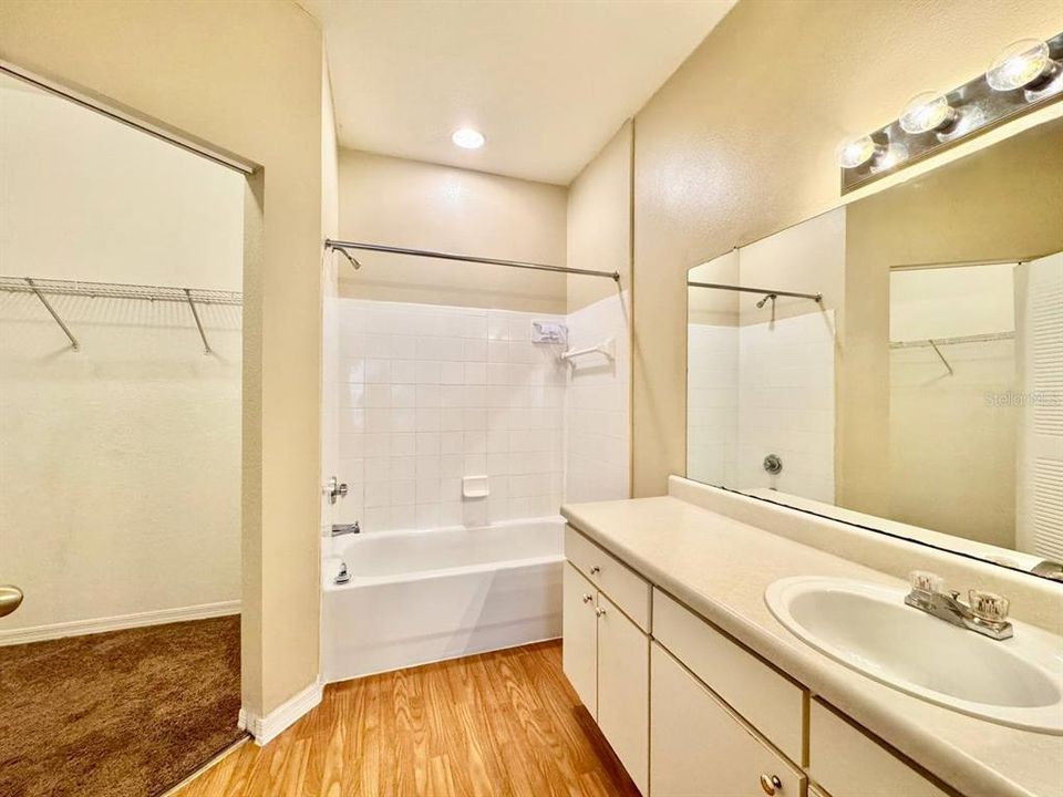 В аренду: $1,700 (2 спален, 2 ванн, 1140 Квадратных фут)