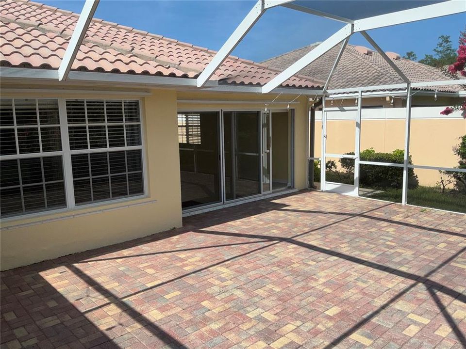 For Rent: $3,000 (2 beds, 2 baths, 1693 Square Feet)