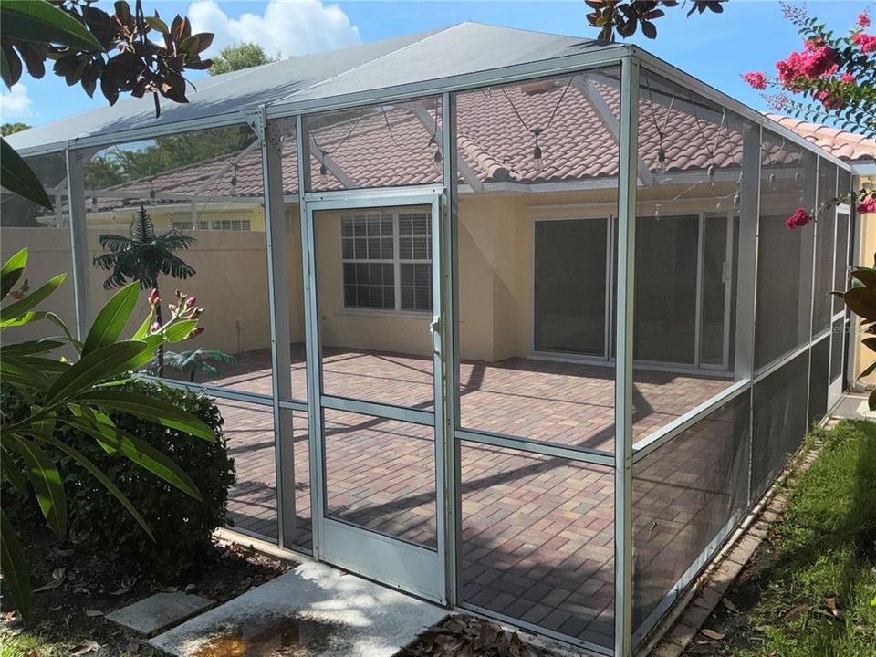 For Rent: $3,000 (2 beds, 2 baths, 1693 Square Feet)