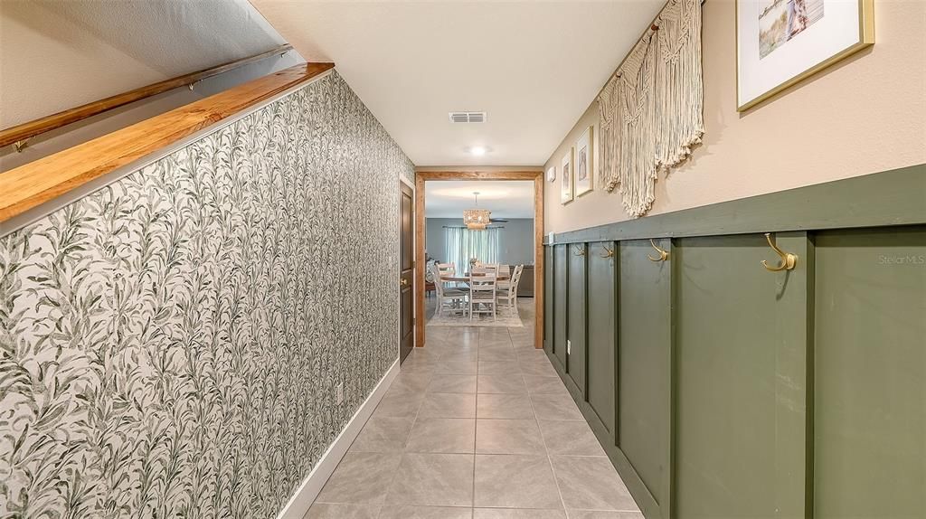 For Sale: $539,900 (5 beds, 3 baths, 2462 Square Feet)