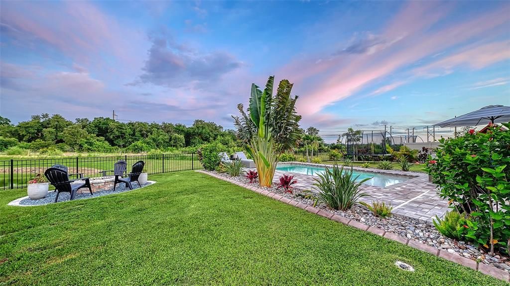 For Sale: $539,900 (5 beds, 3 baths, 2462 Square Feet)