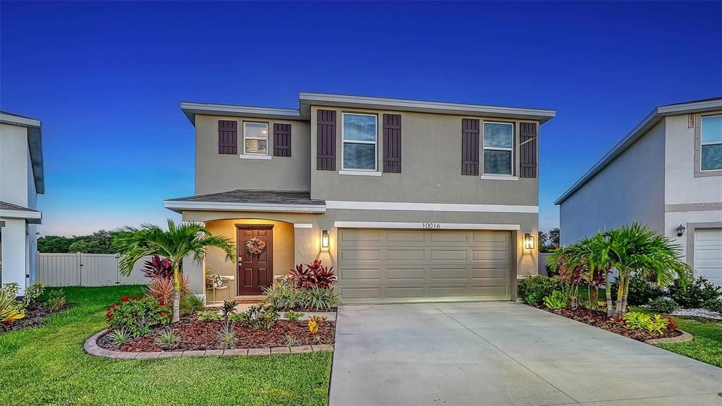 For Sale: $539,900 (5 beds, 3 baths, 2462 Square Feet)