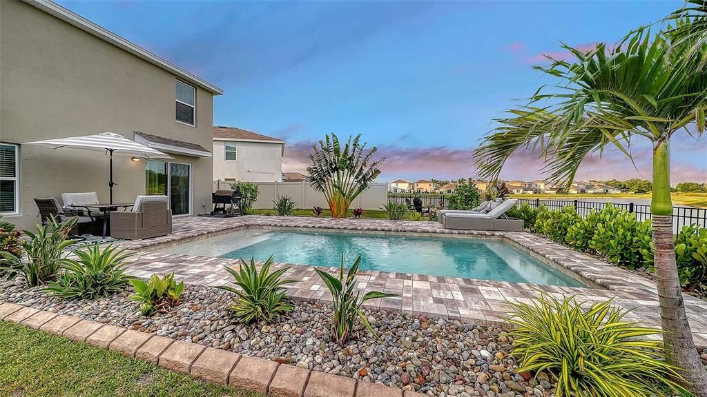 For Sale: $539,900 (5 beds, 3 baths, 2462 Square Feet)
