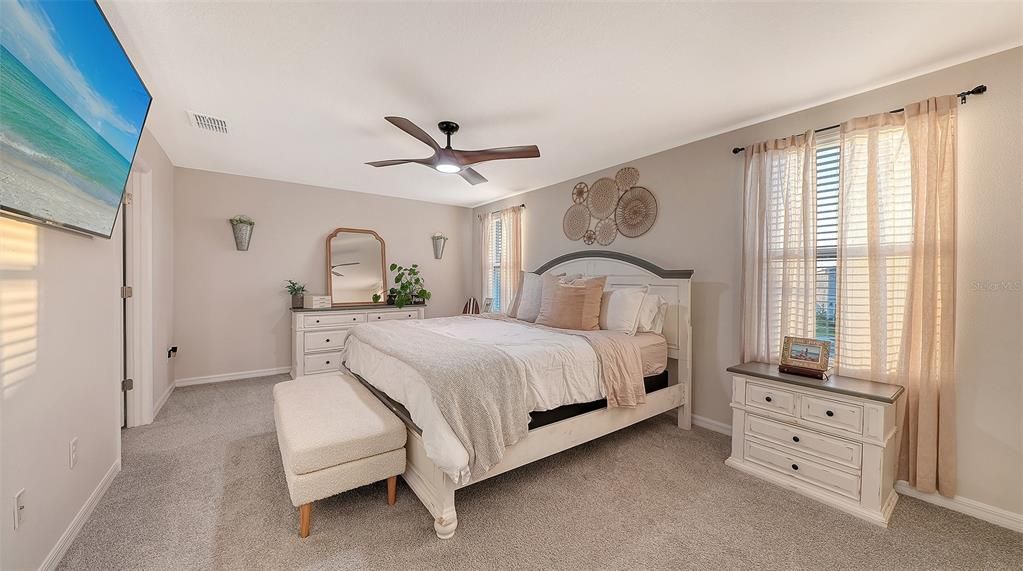 For Sale: $539,900 (5 beds, 3 baths, 2462 Square Feet)