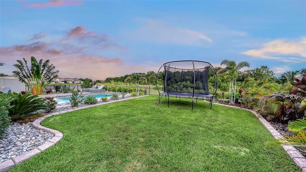 For Sale: $539,900 (5 beds, 3 baths, 2462 Square Feet)