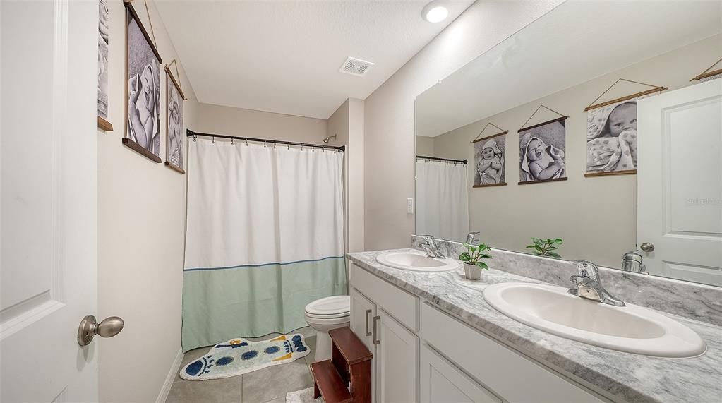 For Sale: $539,900 (5 beds, 3 baths, 2462 Square Feet)