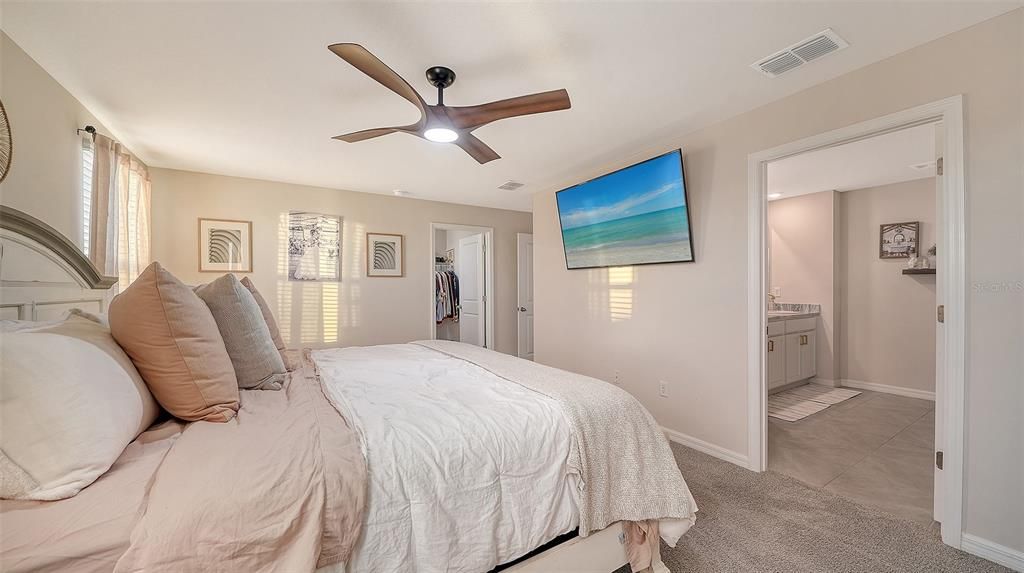 For Sale: $539,900 (5 beds, 3 baths, 2462 Square Feet)