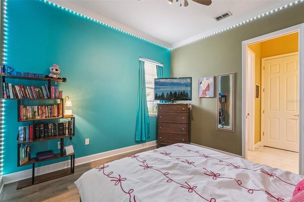 For Sale: $609,900 (3 beds, 3 baths, 2376 Square Feet)