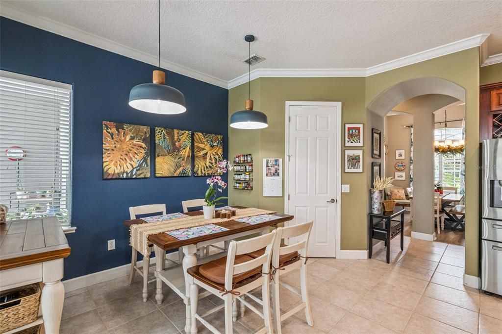 For Sale: $609,900 (3 beds, 3 baths, 2376 Square Feet)