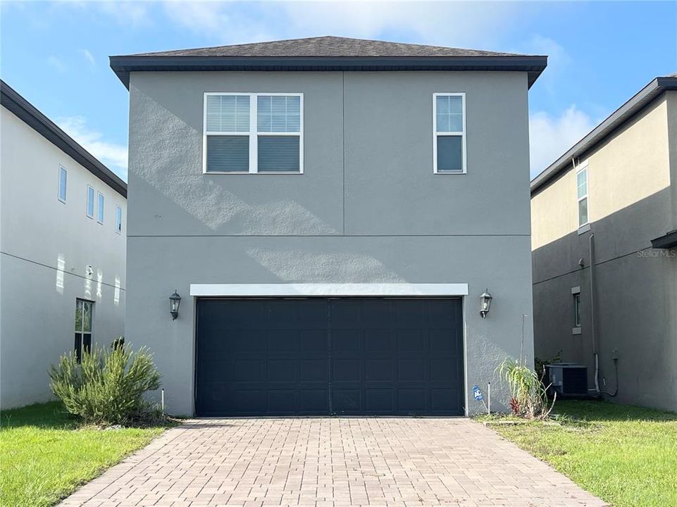For Rent: $2,800 (4 beds, 2 baths, 1868 Square Feet)